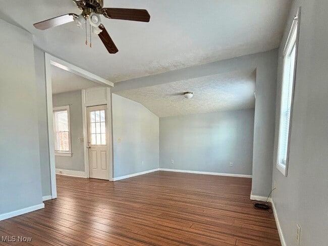 Building Photo - 151 Chestnut St