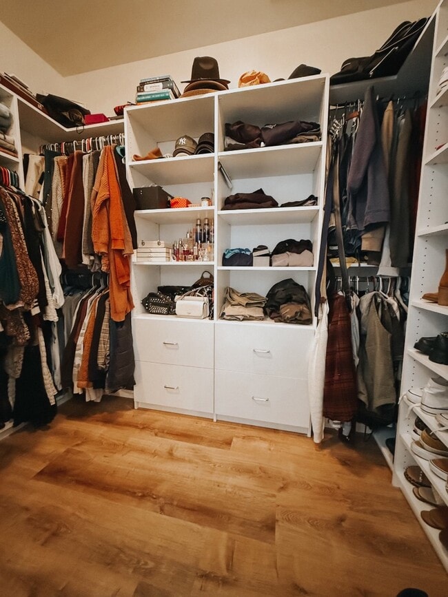 Building Photo - 105 Crossandra Ave