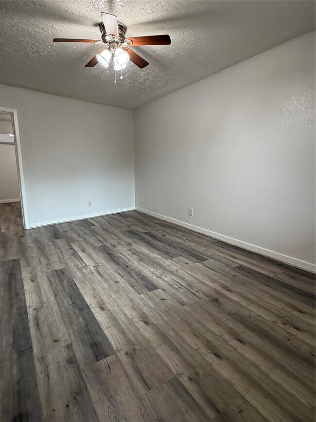 Building Photo - 4811 Oakland St