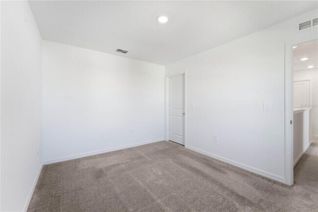 Building Photo - 5670 Nispero Wy