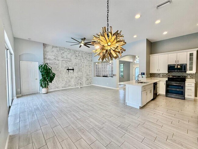 Building Photo - 4301 River Close Blvd