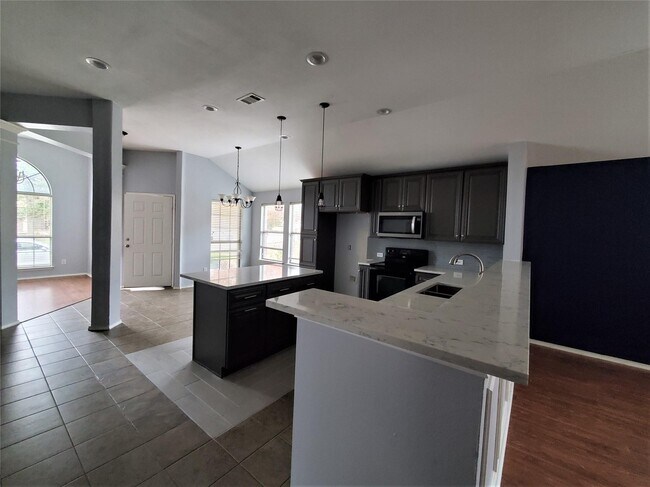 Building Photo - 2017 Burl Ln