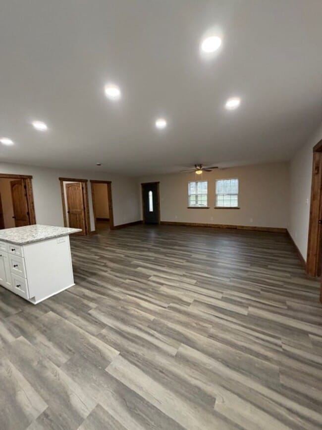 Building Photo - Walland 37886 - Fully remodeled 3 bedroom, 2 bath home located in the foothills of the Smoky Moun...