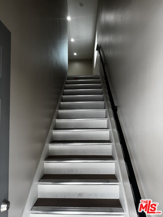 Building Photo - 731 E 33rd St