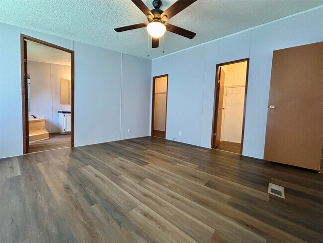 Building Photo - 13092 Enchanted Vista