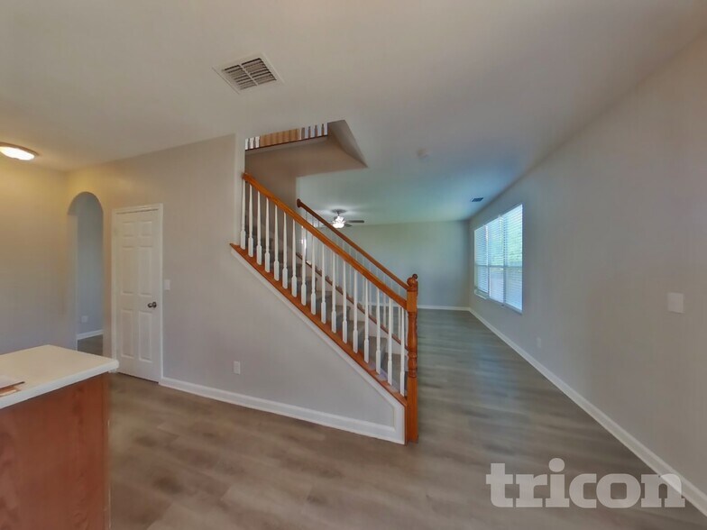 Building Photo - 2719 Harvest Creek