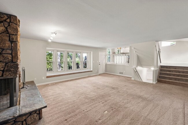 Building Photo - REMODELED ROCKRIMMON RETREAT | 4BD + OFFICE - Security Deposit Waiver Available