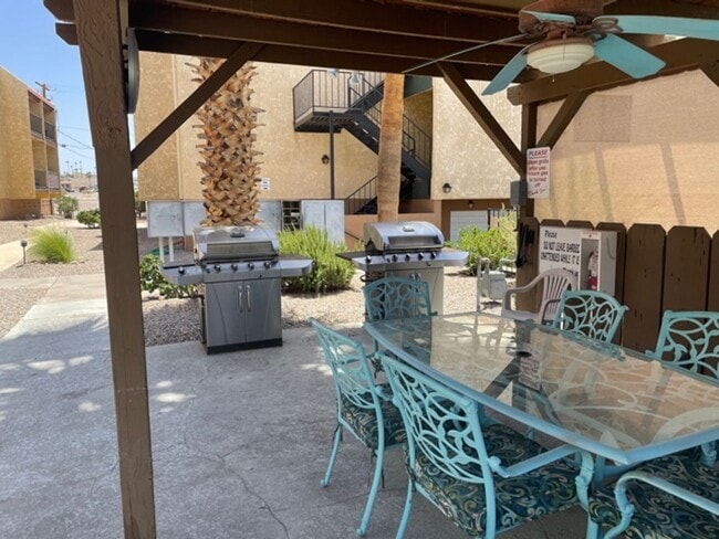 Building Photo - El Condo unit 1 bed, 1 & 3/4 bath