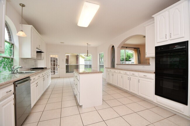 Building Photo - 4323 Magnolia Ln