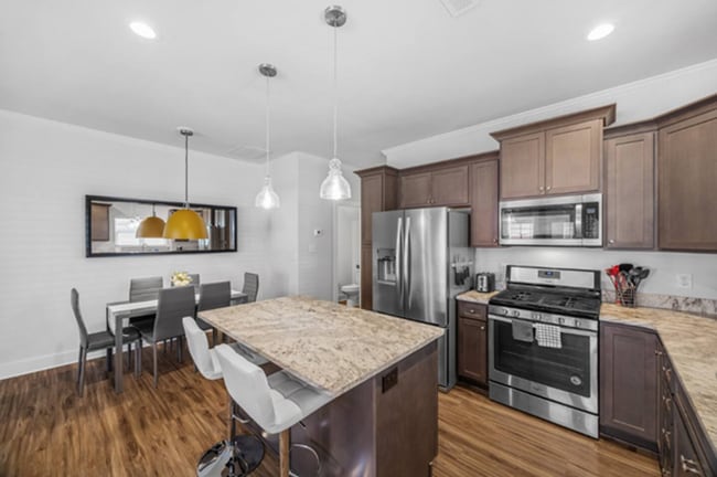 Building Photo - 3 Bed, 2.5 Bath - Lucky Penny - Furnished ...