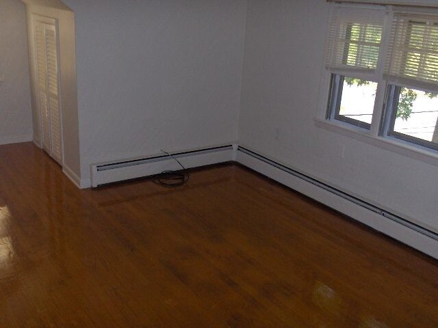 Building Photo - A 2nd floor 2 bedroom, 1 bath apartment