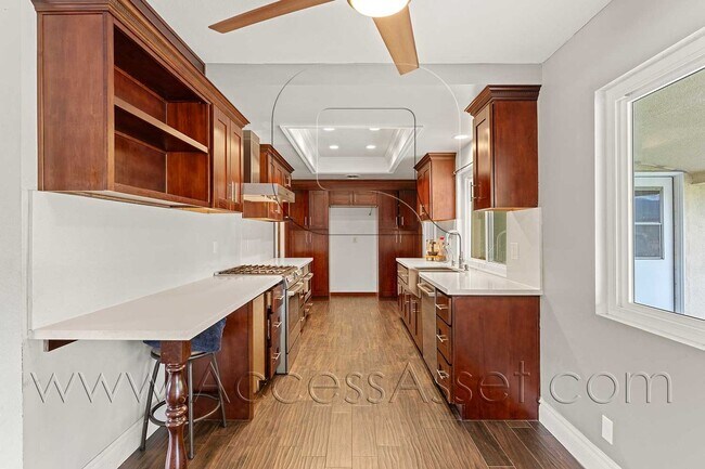 Building Photo - Beautiful 3BR/2BA Home In Hemet With Lush Backyard & Fruit Trees!