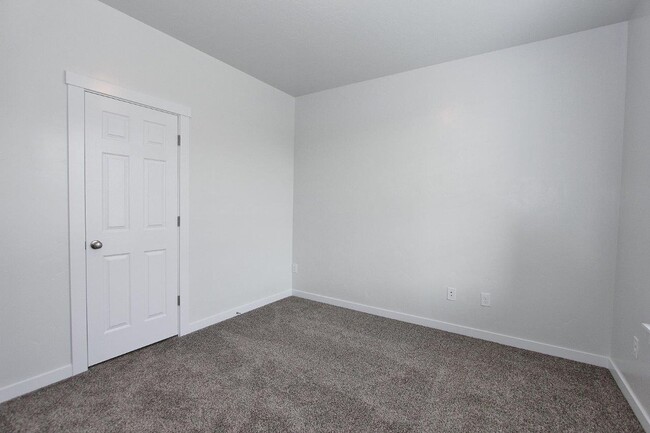 Building Photo - Immaculate & Spacious home in West Meridian
