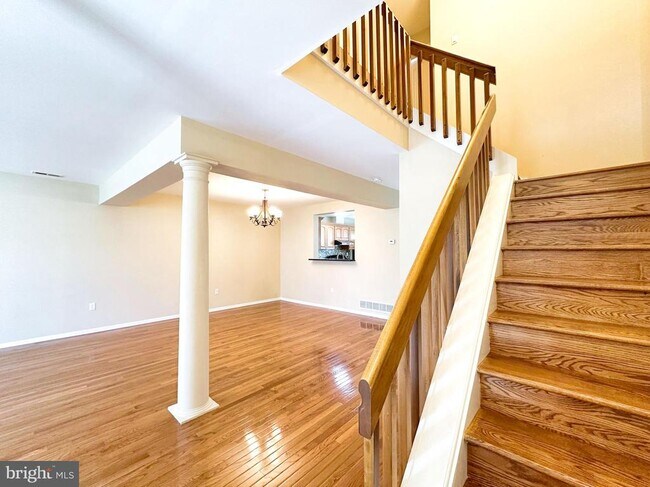 Building Photo - 1702 Old Mill Ct