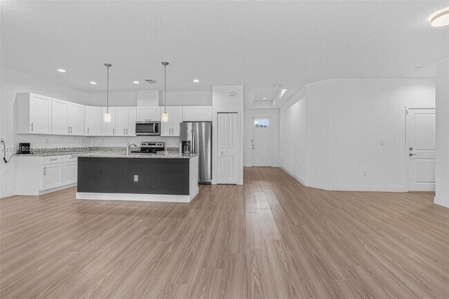 Building Photo - 21465 SW 125th Psge