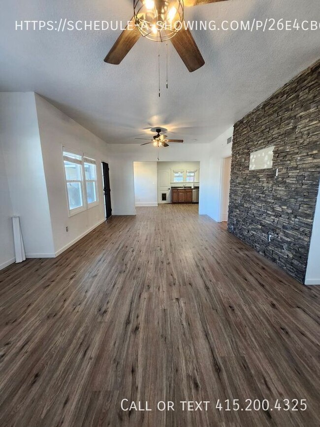 Building Photo - Charming 2-Bedroom Home in Tulare – Modern...