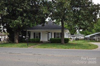 Building Photo - 2204 Acme Rd