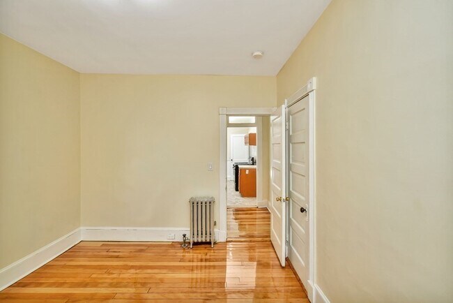 Building Photo - 106 Greenbrier St