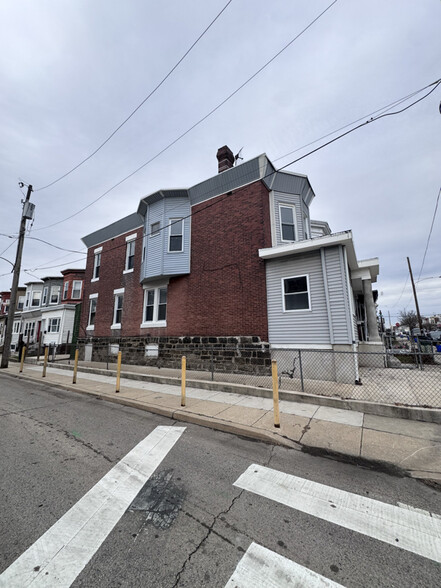 Building Photo - 1623 S 53rd St