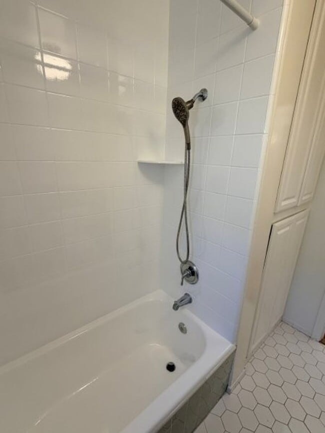 Building Photo - Pico-Robertson / Beverlywood 2 beds + 1.5 baths Spanish house PLUS Studio ADU  | Pool+Jacuzzi & e...