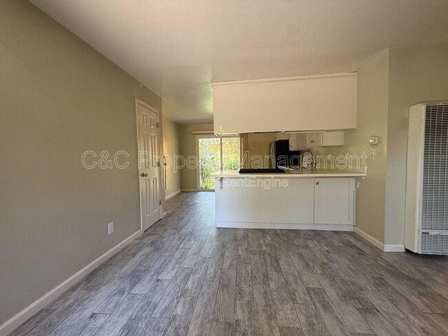 Building Photo - 2895 Capitola Rd