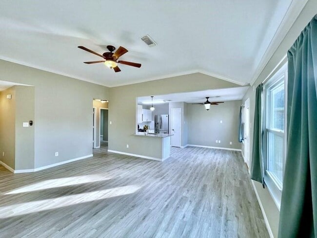Building Photo - 6935 Creek Village Dr