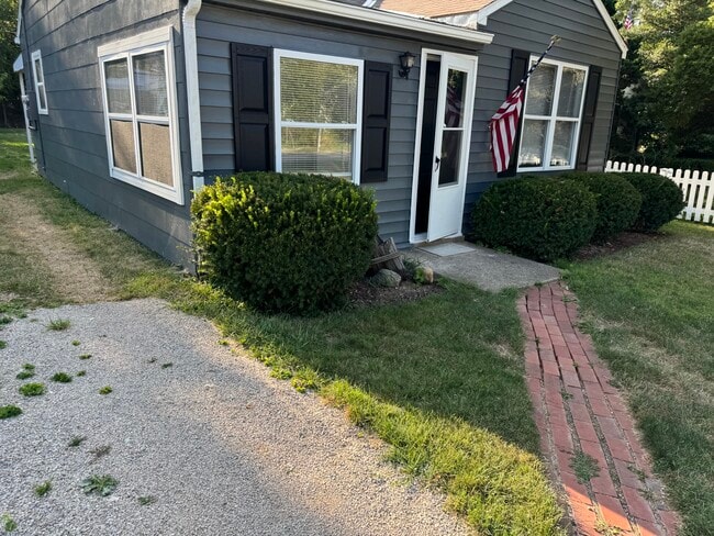 Building Photo - 220 Morton Rd