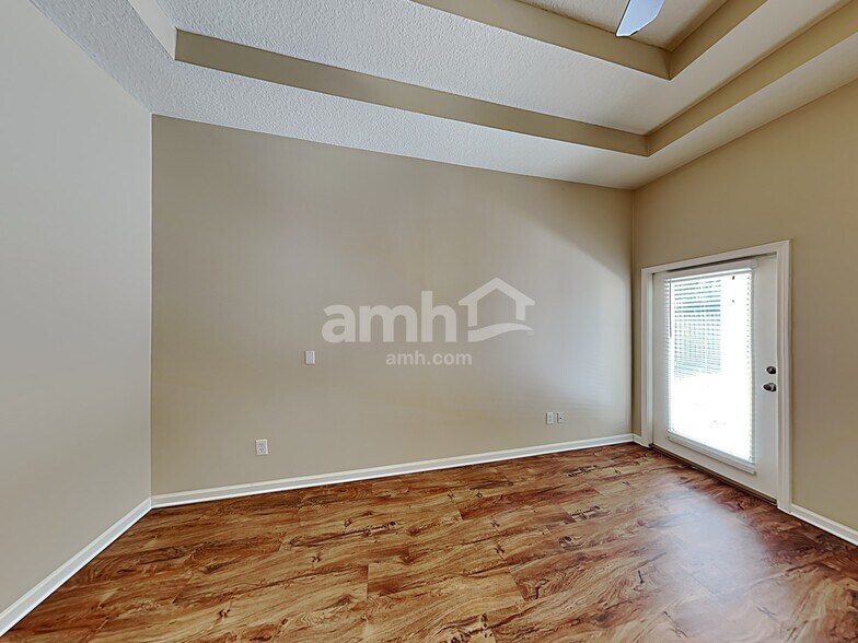 Building Photo - 821 E Tennessee Ter