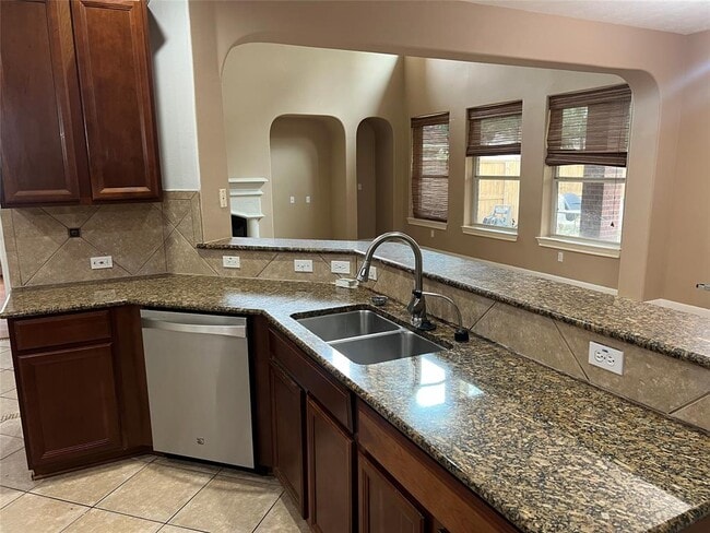 Building Photo - 16907 Coronado Springs Dr