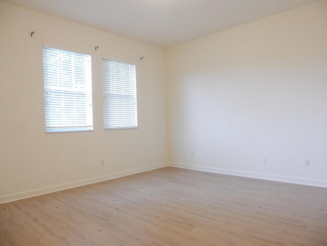 Building Photo - 669 Pacific Grove Dr