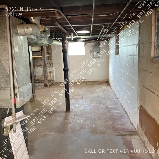 Building Photo - Must See! Updated 4 Bedroom Home in Milwau...