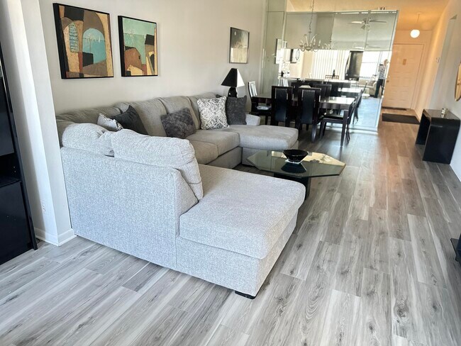 Building Photo - 7593 Tahiti Ln