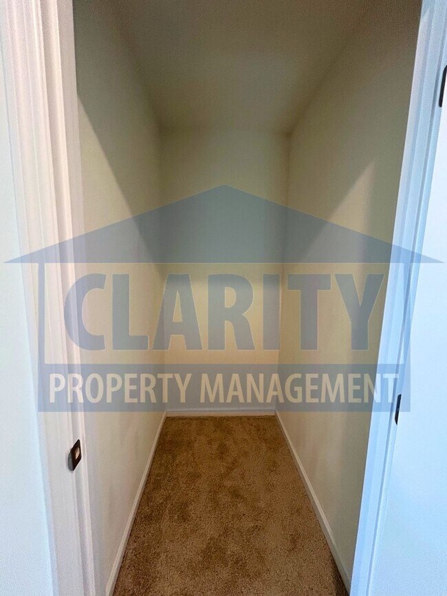Building Photo - 1471 Housley Dr