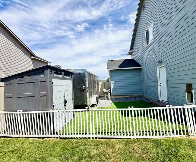 Building Photo - Stunning Nampa Home with RV Parking!