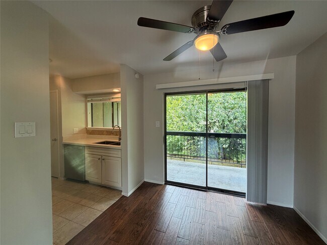 Building Photo - 3300 Pebblebrook Dr