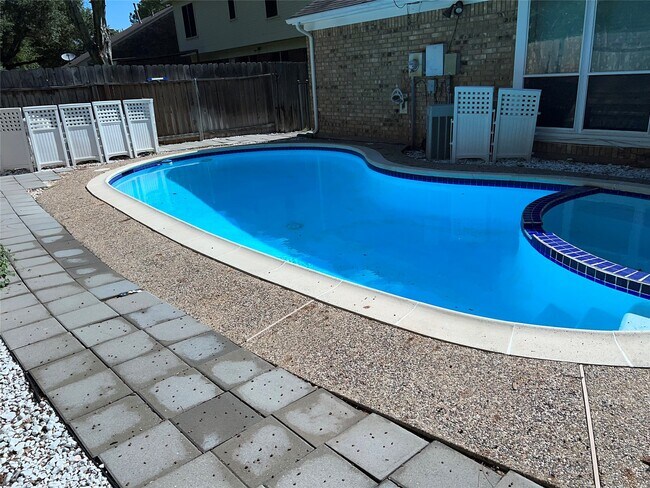 Building Photo - 3215 Bluebonnet Meadows Ln