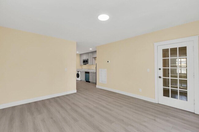 Building Photo - 2114 23rd St
