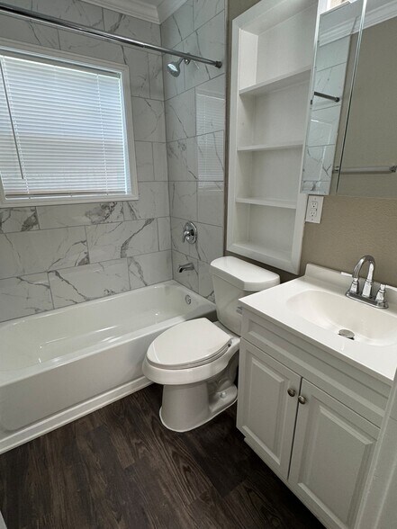 Bathroom - 10133 Kilarney Dr