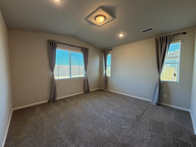 Building Photo - 660 Atlantica Dr S