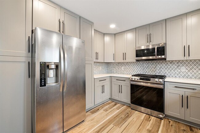 Building Photo - 7009 Millrace Dr