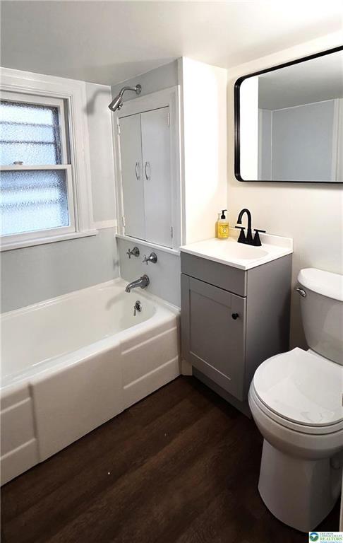 Building Photo - 735 W Broad St