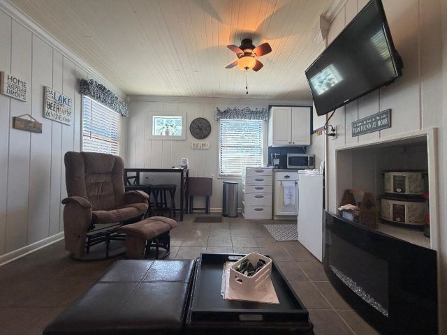 Building Photo - 105 Chambers Point