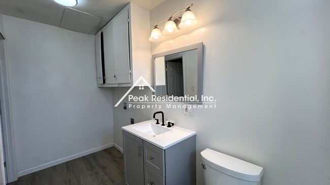 Building Photo - Carmichael 2bd/1ba Duplex near Manzanita & Auburn Blvd