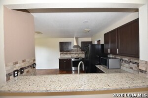 Building Photo - 83 Viking Oak