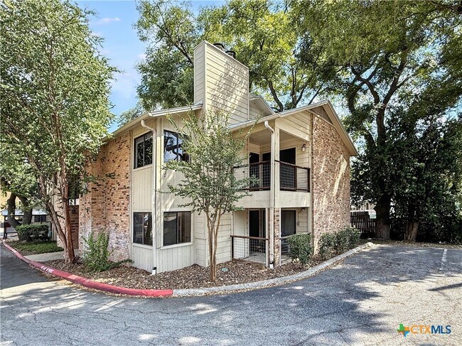 Primary Photo - 421 W San Antonio St