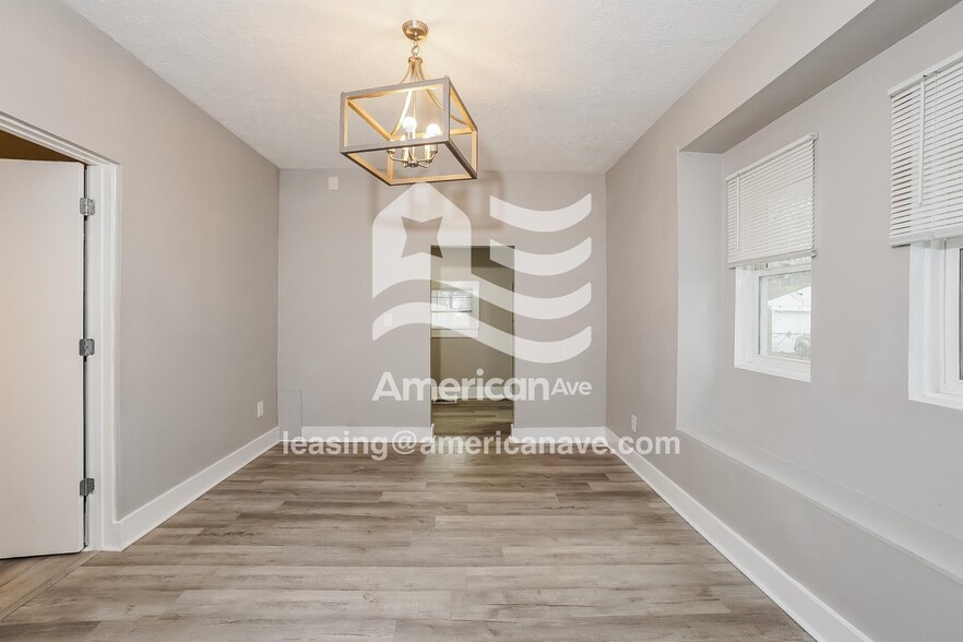 Building Photo - 902 Bye St