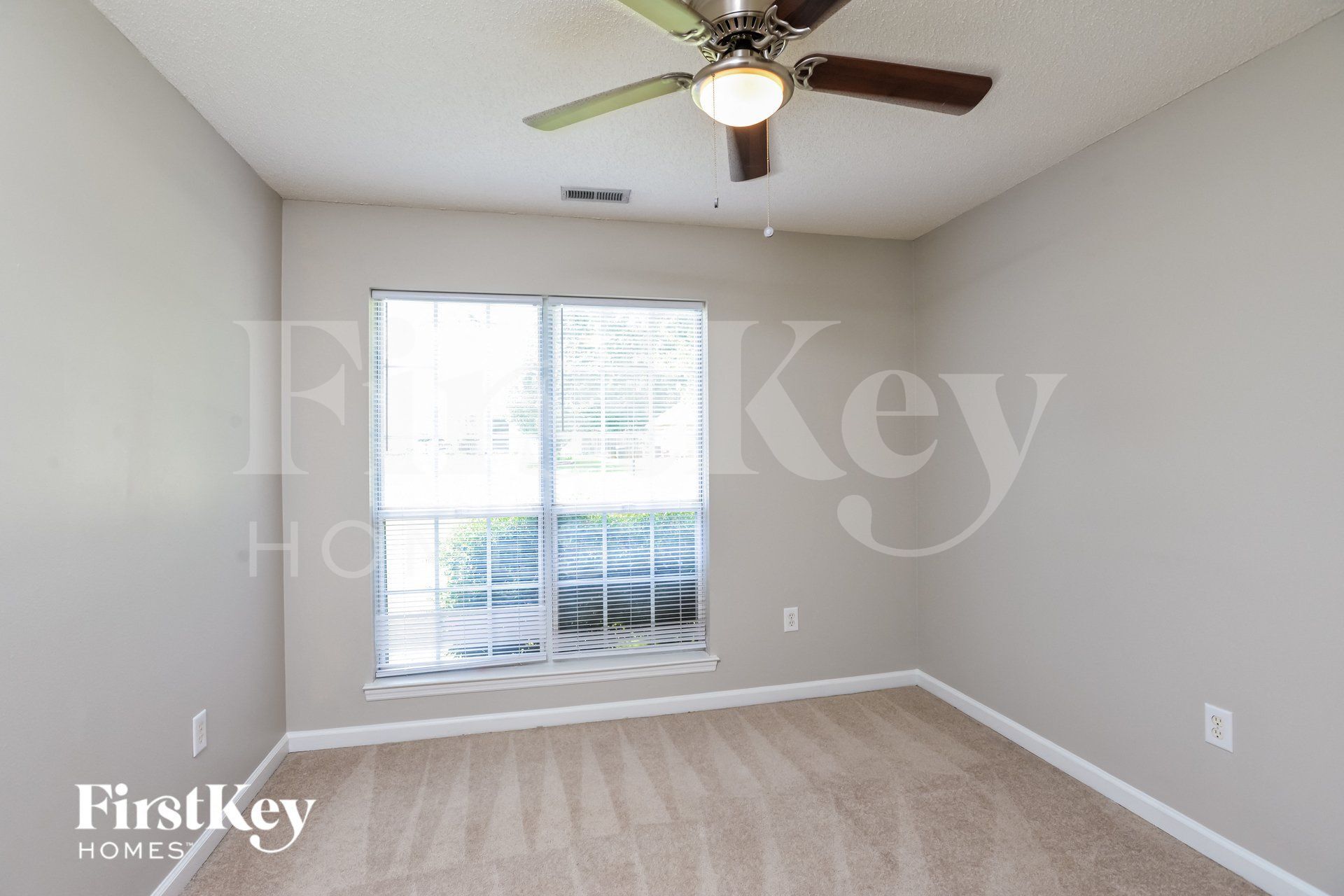 Building Photo - 152 Laurel Woods Dr