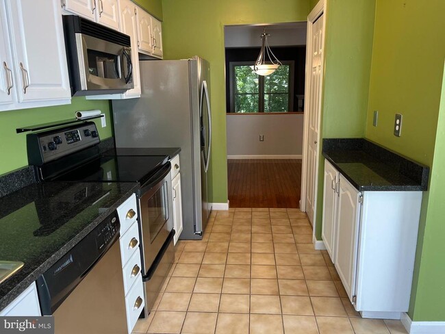 Building Photo - 2940 Winters Chase Way