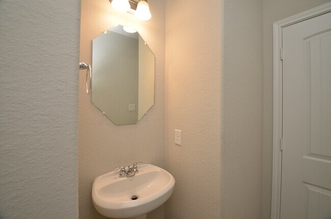 Building Photo - 3502 Gannan Lake Ct