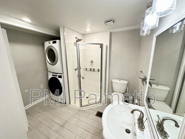 Building Photo - 2817 Columbia Ave